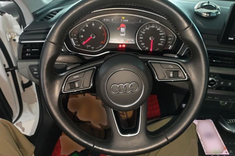 Used Audi A4L 2019 40 TFSI Ambition China VI Steering Wheel