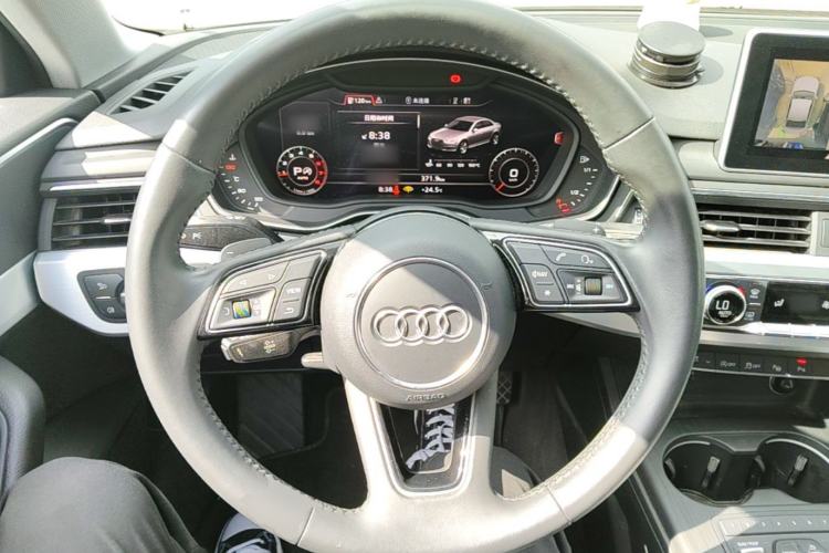 Used Audi A4L 2019 40 TFSI Fashion Version China V Steering Wheel