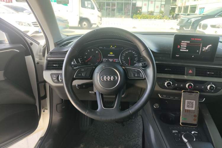 Used Audi A4L 2019 40 TFSI Ambition China VI Steering Wheel
