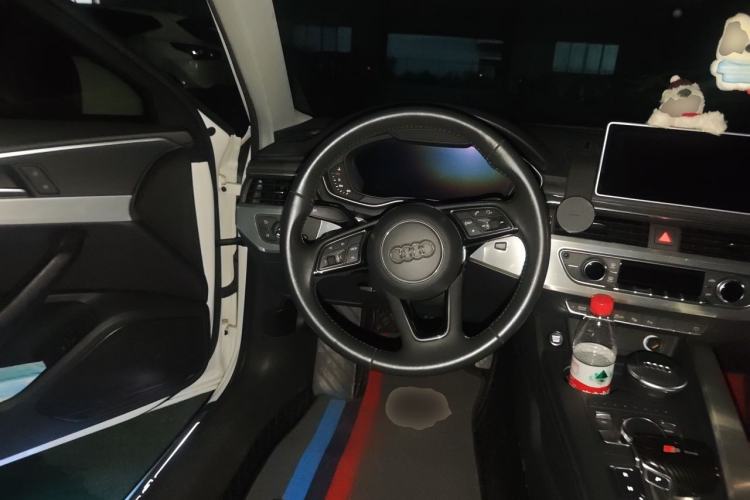 Used Audi A4L 2019 40 TFSI Fashion Version China V Steering Wheel
