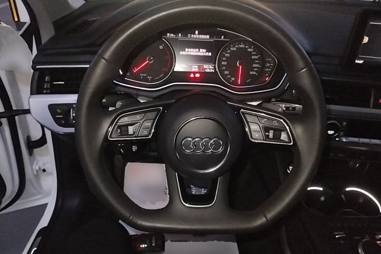 Used Audi A4L 2019 45 TFSI quattro Individual Sport Edition China VI Steering Wheel