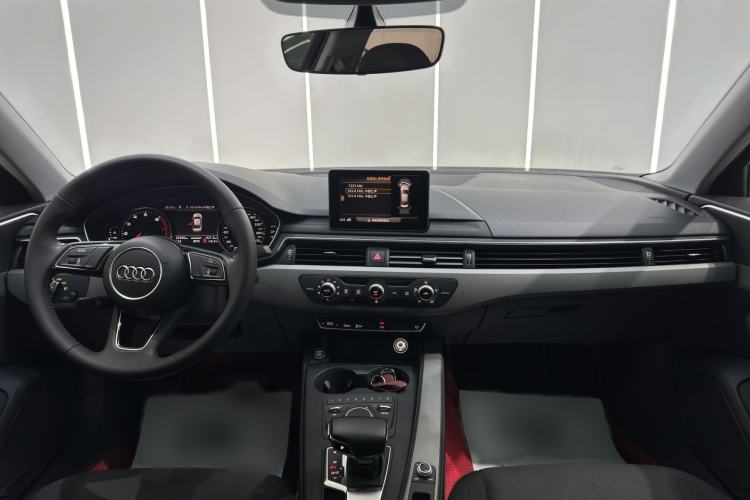 Used Audi A4L 2019 40 TFSI Ambition China VI Steering Wheel
