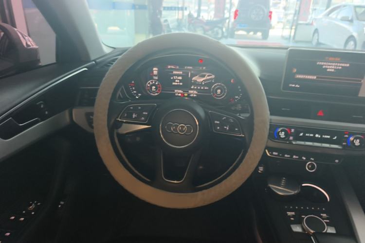 Used Audi A4L 2019 40 TFSI Fashion Edition China VI Emission Standard Steering Wheel