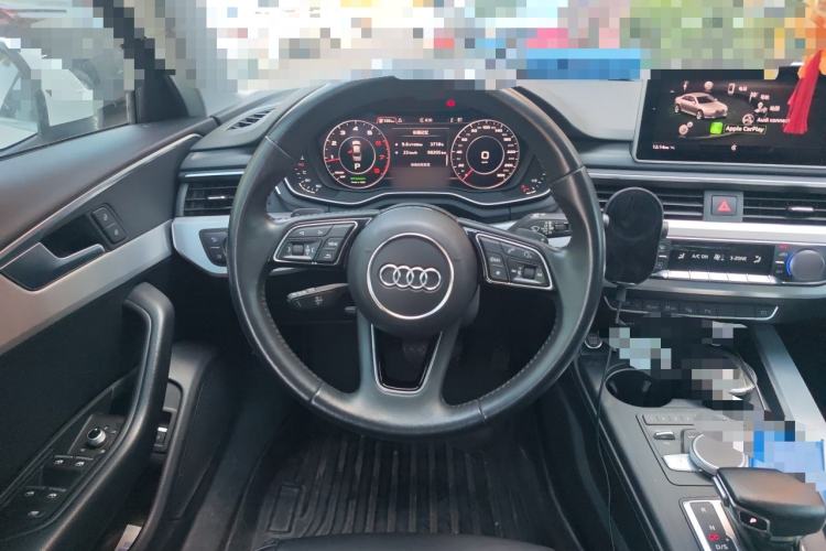 Used Audi A4L 2019 40 TFSI Fashion Edition China VI Emission Standard Steering Wheel