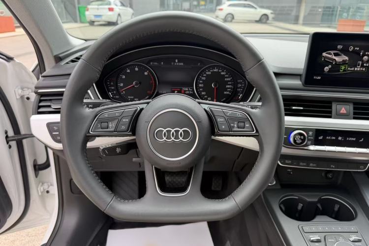 Used Audi A4L 2019 45 TFSI quattro Individual Sport Edition China VI Steering Wheel