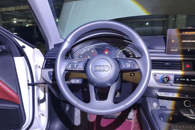 Used Audi A4L 2019 40 TFSI Ambition China VI Steering Wheel