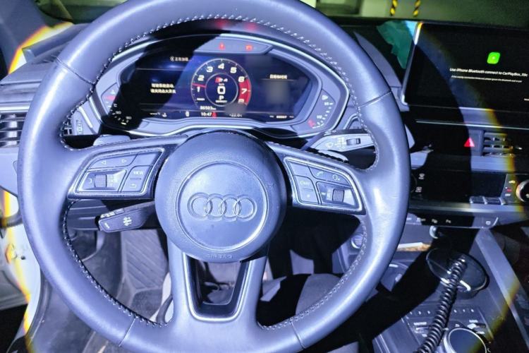 Used Audi A4L 2019 40 TFSI Fashion Edition China VI Emission Standard Steering Wheel