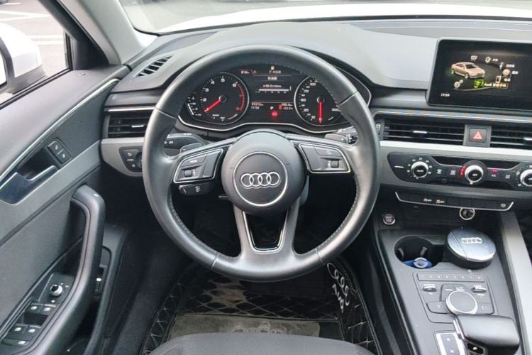 Used Audi A4L 2019 35 TFSI Ambition China V Steering Wheel