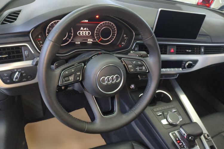 Used Audi A4L 2019 40 TFSI Fashion Version China V Steering Wheel