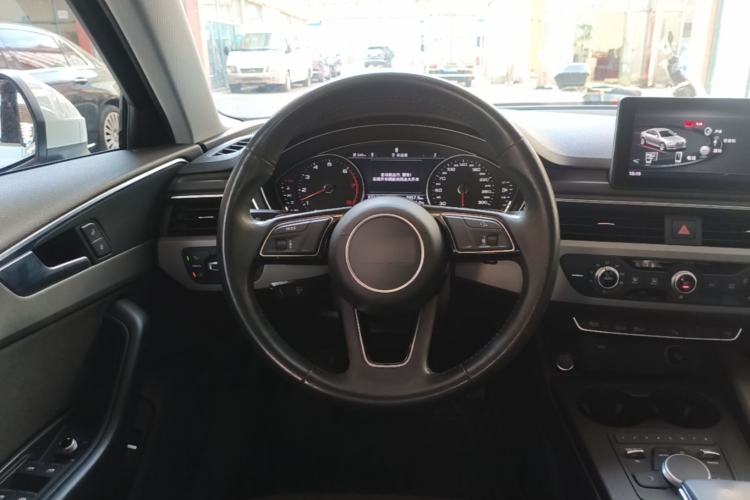 Used Audi A4L 2019 40 TFSI Ambition China VI Steering Wheel