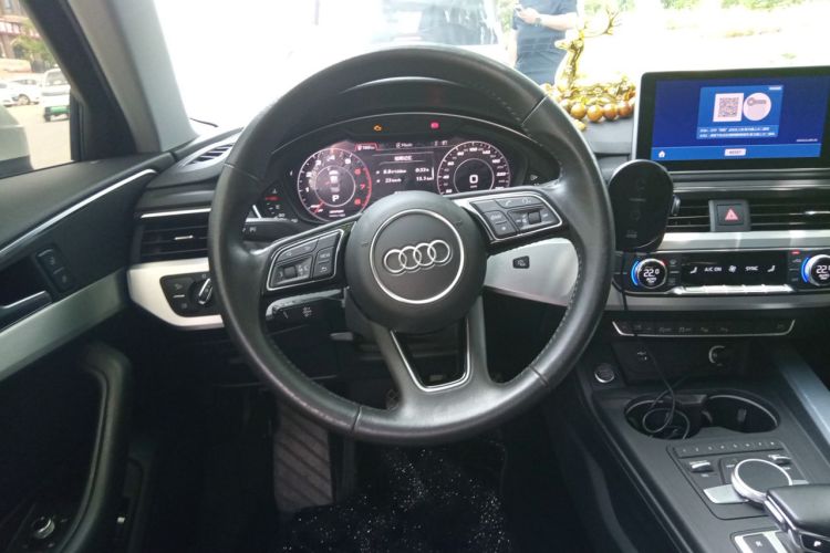 Used Audi A4L 2019 40 TFSI Fashion Edition China VI Emission Standard Steering Wheel