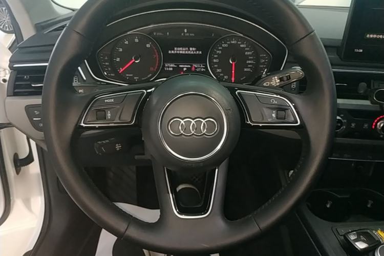Used Audi A4L 2019 40 TFSI Ambition China VI Steering Wheel