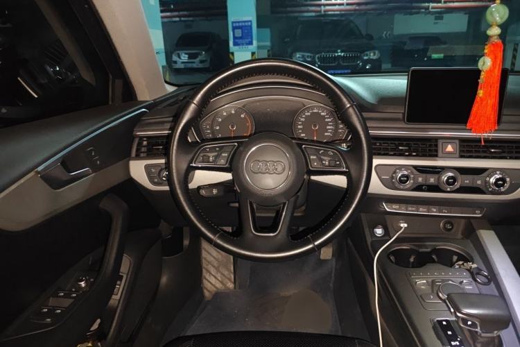 Used Audi A4L 2019 35 TFSI Ambition China V Steering Wheel