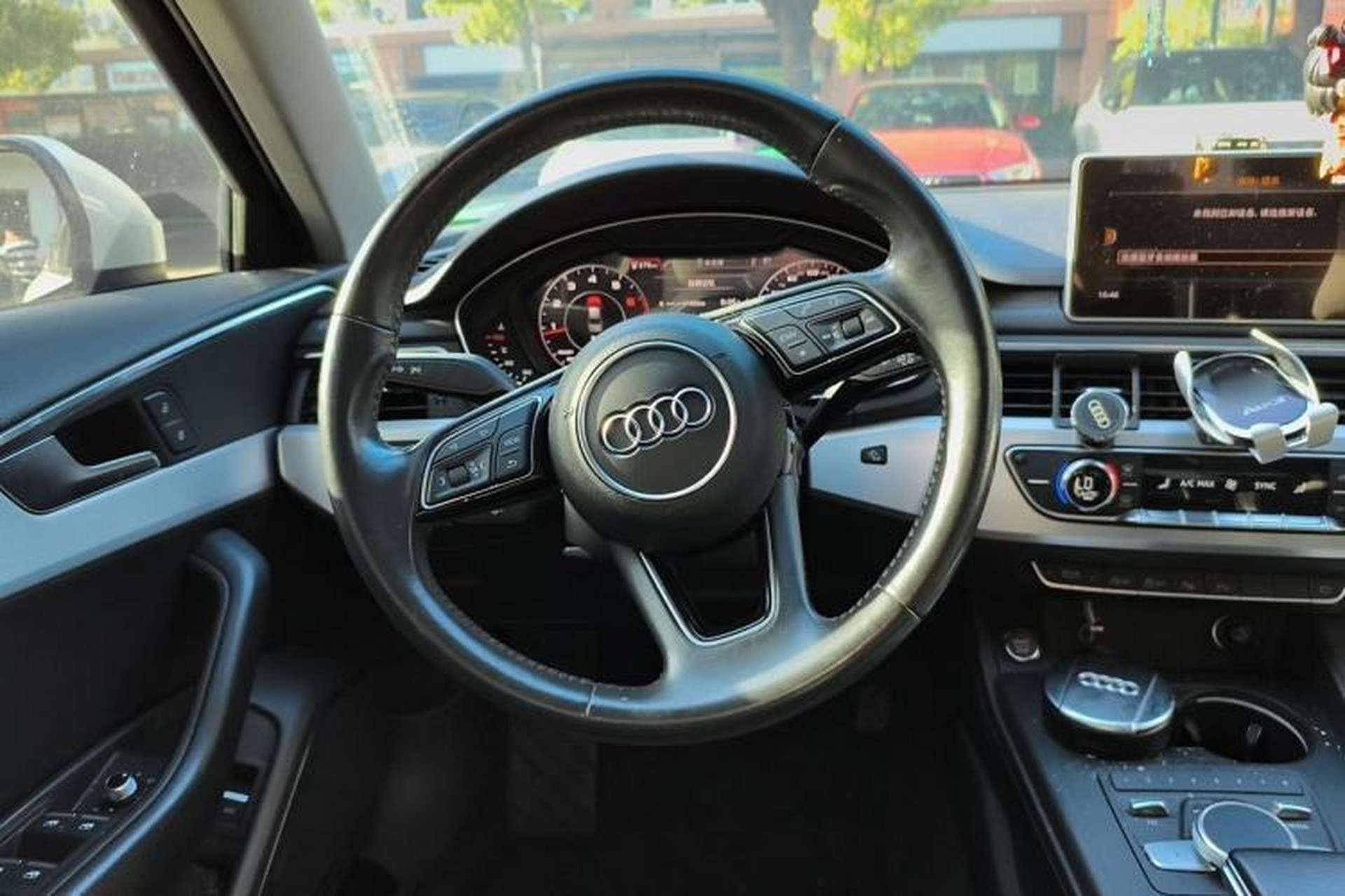 Used Audi A4L 2019 40 TFSI Fashion Edition China VI Emission Standard Steering Wheel