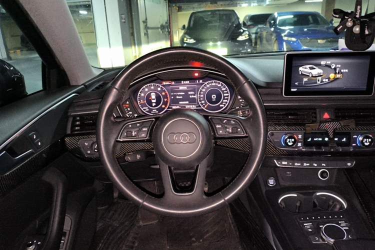 Used Audi A4L 2019 40 TFSI Fashion Edition China VI Emission Standard Steering Wheel