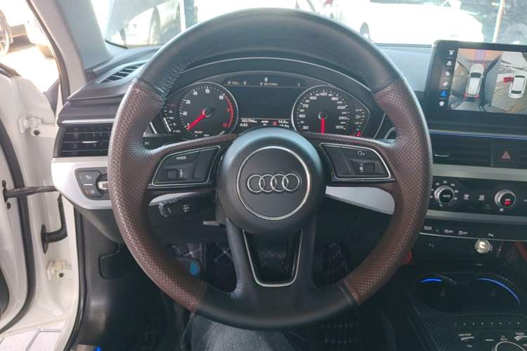 Used Audi A4L 2019 40 TFSI Ambition Version China V Steering Wheel