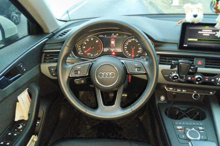 Used Audi A4L 2019 40 TFSI Ambition China VI Steering Wheel
