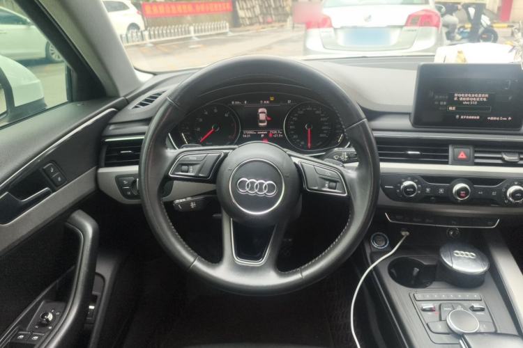 Used Audi A4L 2019 40 TFSI Ambition Version China V Steering Wheel