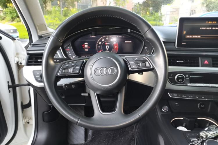 Used Audi A4L 2019 40 TFSI Fashion Version China V Steering Wheel