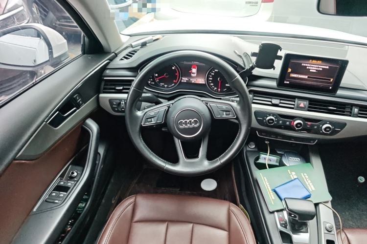 Used Audi A4L 2019 40 TFSI Ambition China VI Steering Wheel