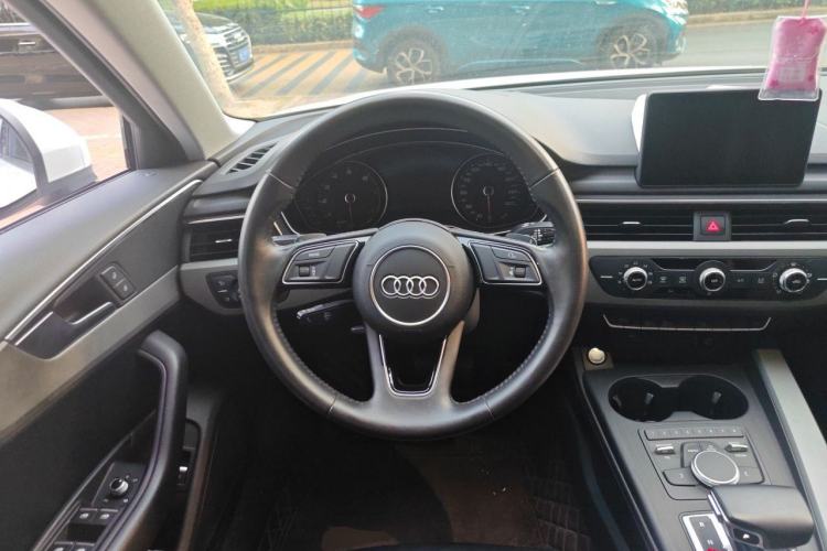 Used Audi A4L 2019 40 TFSI Ambition China VI Steering Wheel