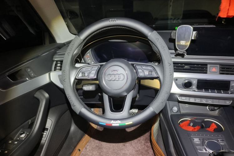 Used Audi A4L 2019 40 TFSI Fashion Version China V Steering Wheel