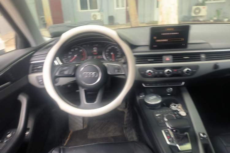 Used Audi A4L 2019 40 TFSI Ambition China VI Steering Wheel