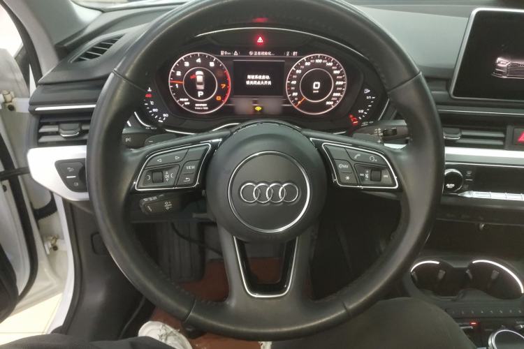 Used Audi A4L 2019 40 TFSI Fashion Version China V Steering Wheel