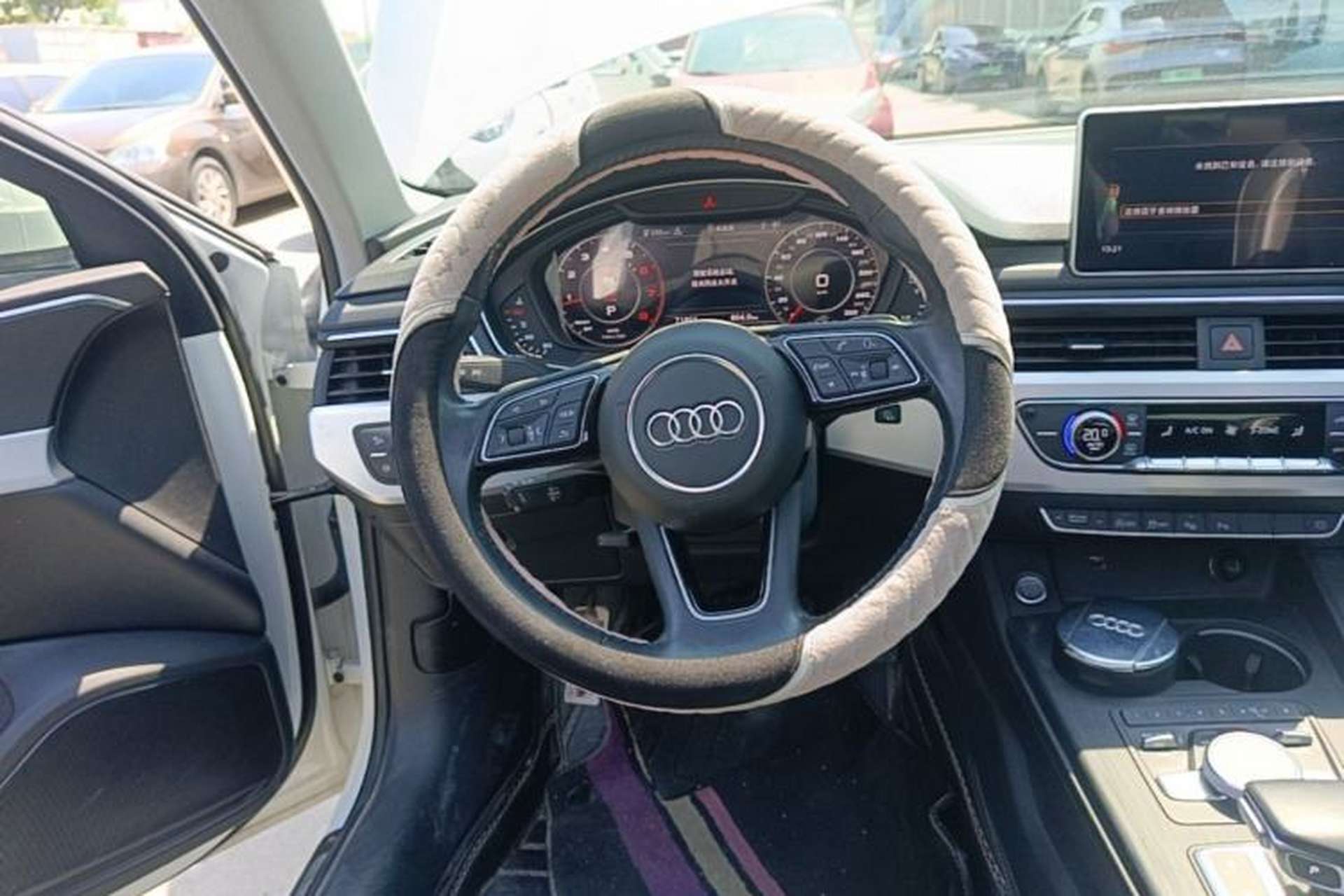 Used Audi A4L 2019 40 TFSI Fashion Edition China VI Emission Standard Steering Wheel