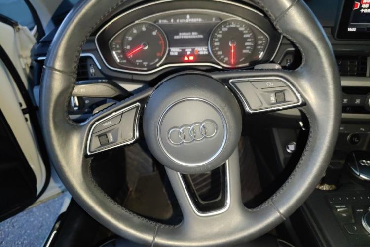 Used Audi A4L 2019 40 TFSI Ambition China VI Steering Wheel