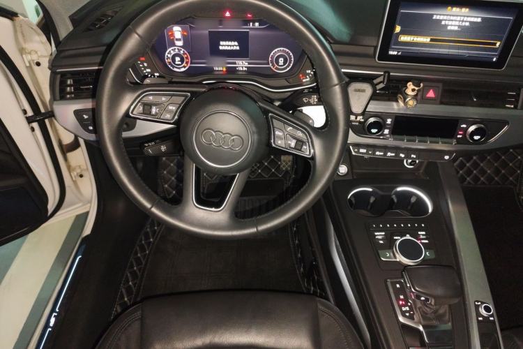 Used Audi A4L 2019 40 TFSI Fashion Version China V Steering Wheel