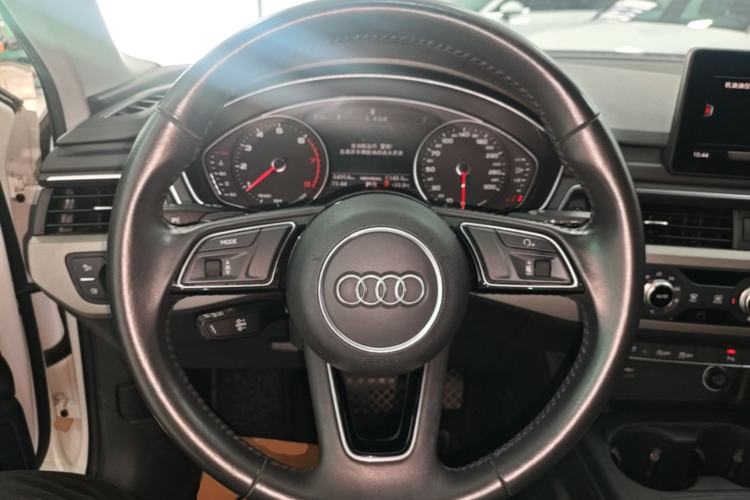 Used Audi A4L 2019 40 TFSI Ambition China VI Steering Wheel