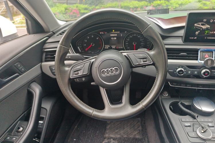 Used Audi A4L 2019 40 TFSI Ambition Version China V Steering Wheel