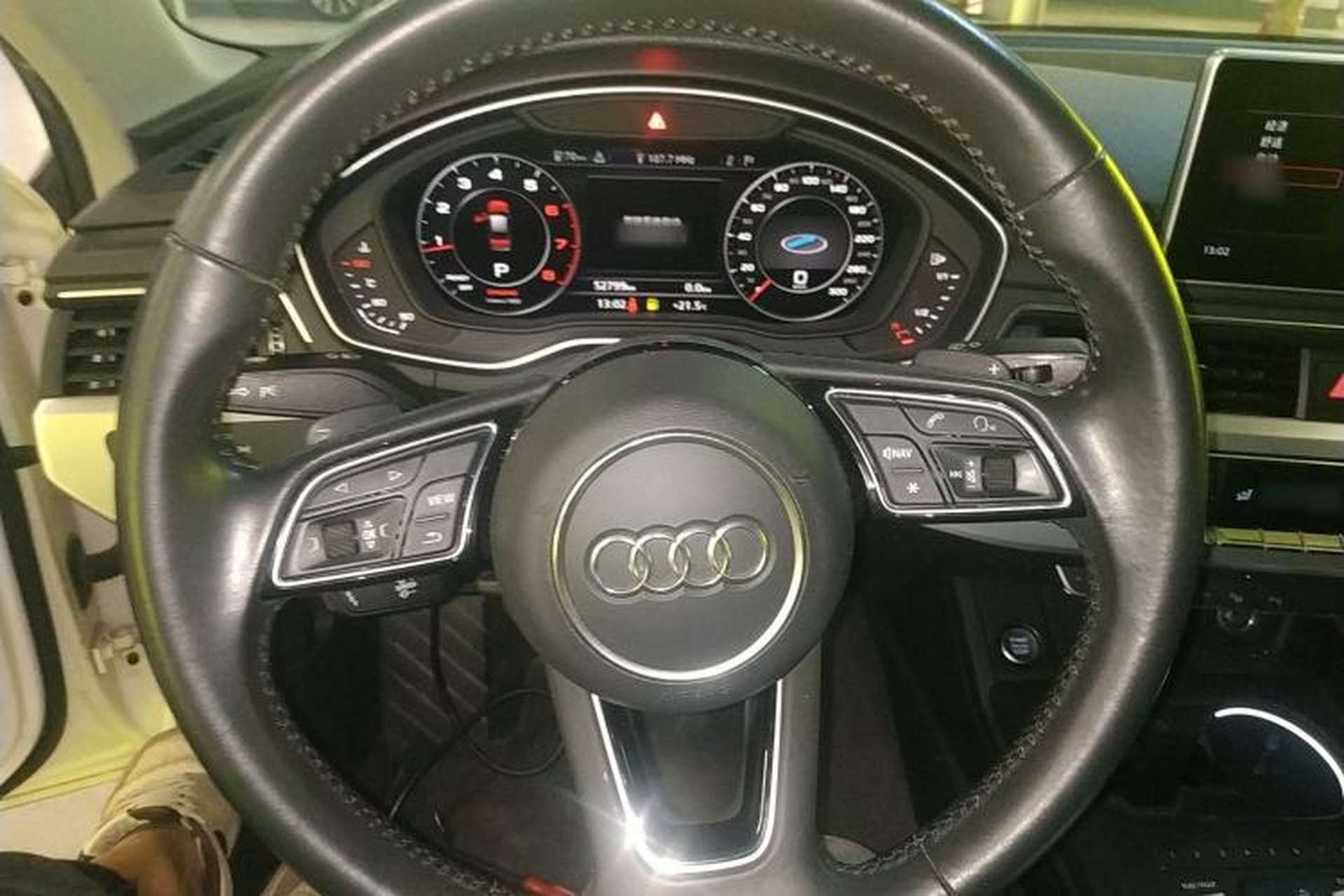 Used Audi A4L 2019 40 TFSI Fashion Edition China VI Emission Standard Steering Wheel