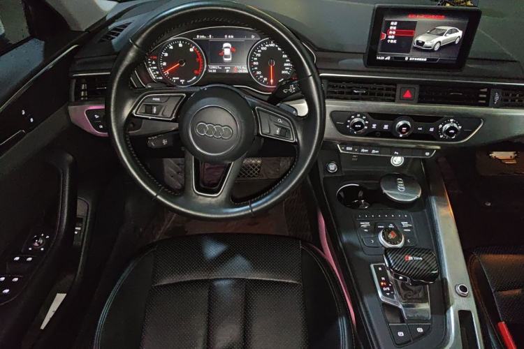 Used Audi A4L 2019 40 TFSI Ambition China VI Steering Wheel