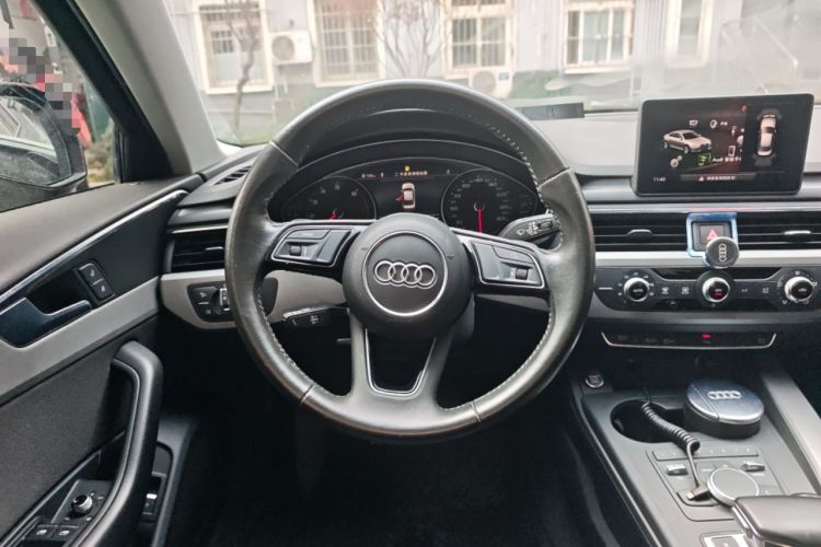 Used Audi A4L 2019 40 TFSI Ambition Version China V Steering Wheel