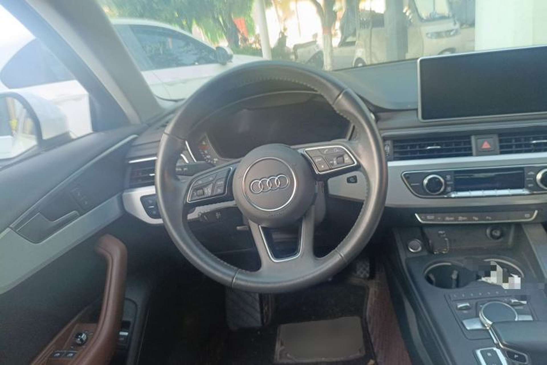Used Audi A4L 2019 40 TFSI Fashion Edition China VI Emission Standard Steering Wheel