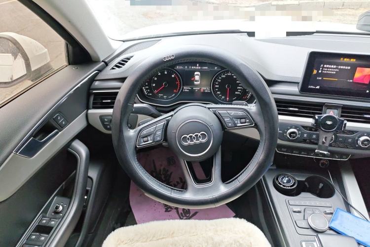 Used Audi A4L 2019 40 TFSI Ambition Version China V Steering Wheel