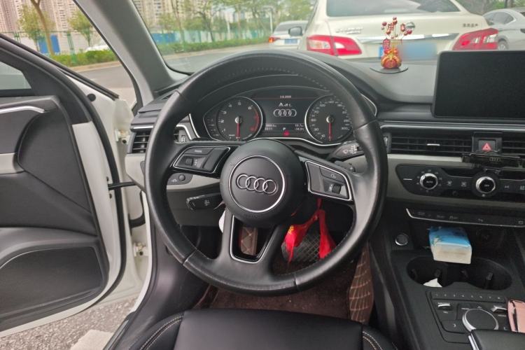 Used Audi A4L 2019 40 TFSI Ambition China VI Steering Wheel