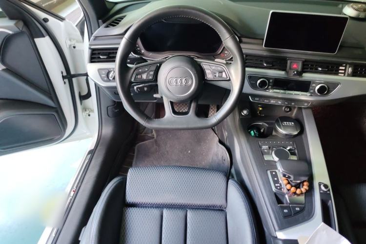 Used Audi A4L 2019 40 TFSI Sporty Version China VI Steering Wheel