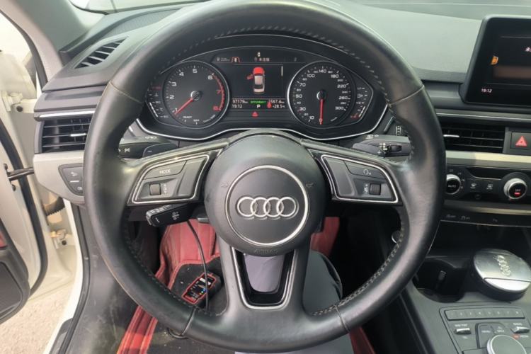 Used Audi A4L 2019 40 TFSI Ambition China VI Steering Wheel