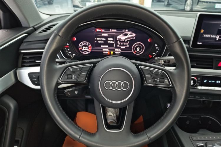 Used Audi A4L 2019 40 TFSI Fashion Version China V Steering Wheel