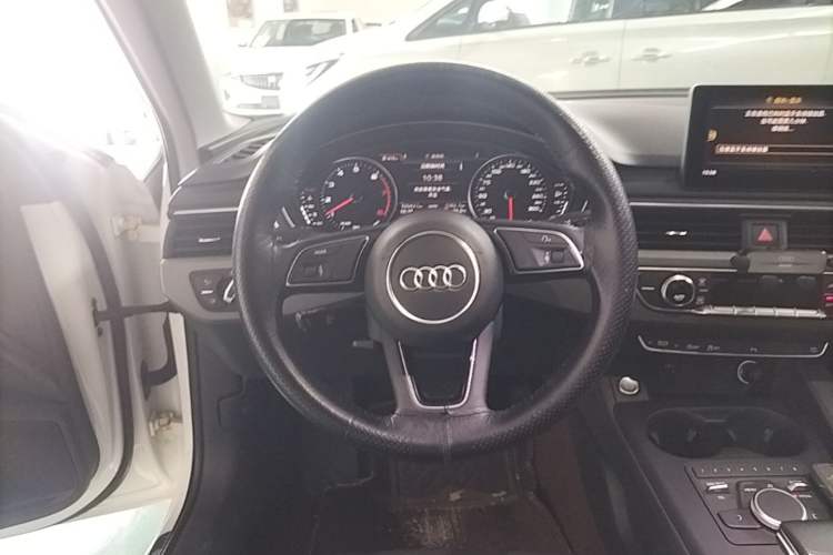 Used Audi A4L 2019 40 TFSI Ambition China VI Steering Wheel