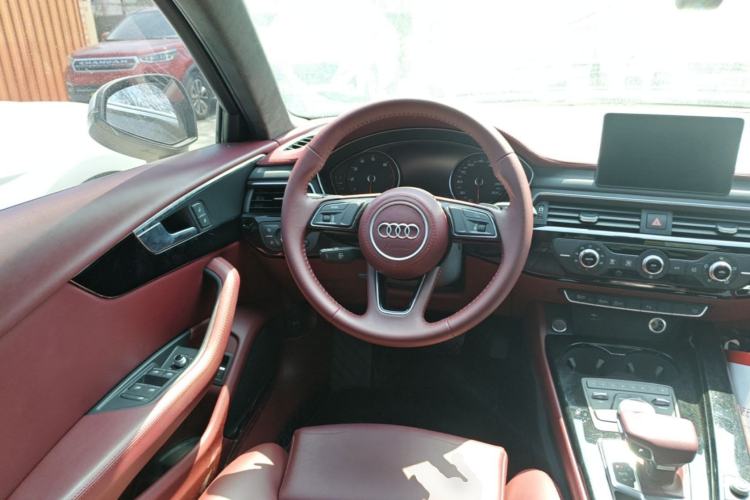 Used Audi A4L 2019 40 TFSI Ambition China VI Steering Wheel