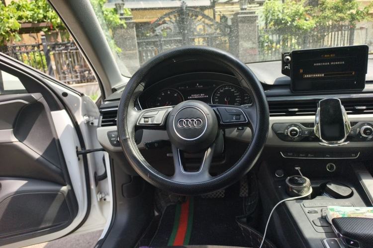 Used Audi A4L 2019 40 TFSI Ambition China VI Steering Wheel