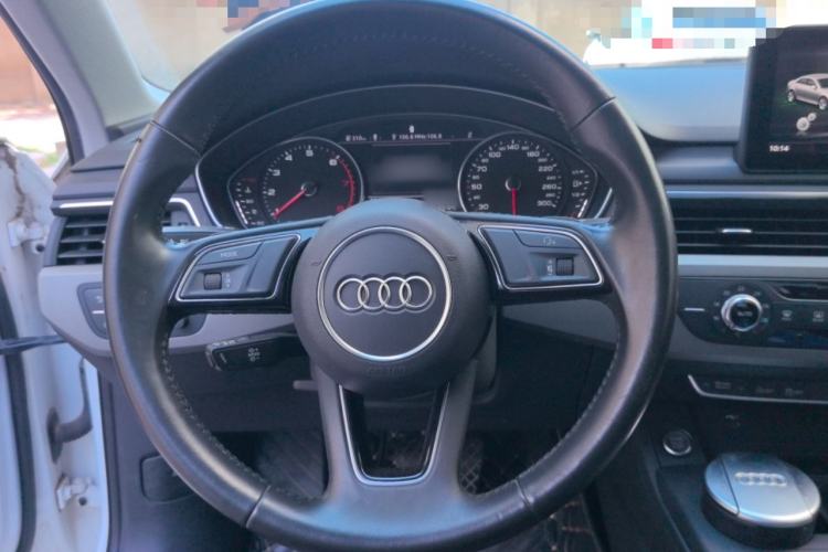 Used Audi A4L 2019 40 TFSI Ambition China VI Steering Wheel