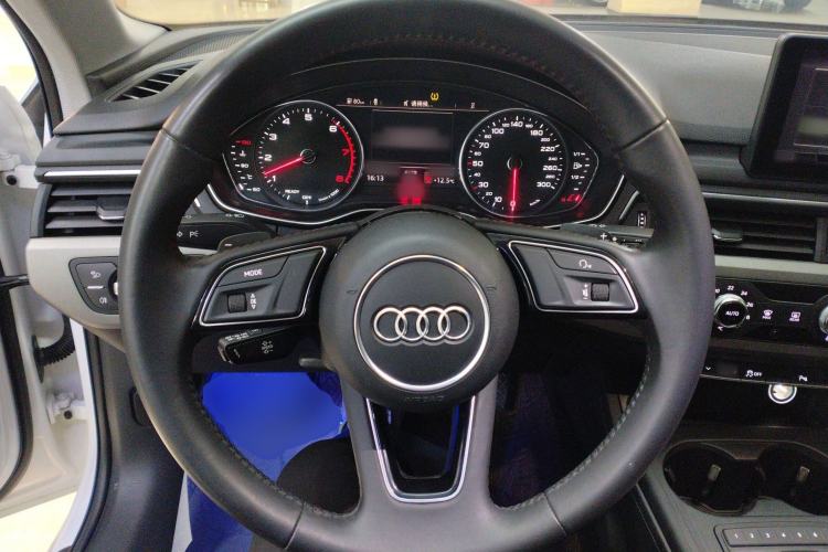 Used Audi A4L 2019 40 TFSI Ambition China VI Steering Wheel