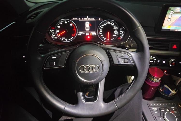 Used Audi A4L 2019 40 TFSI Ambition China VI Steering Wheel
