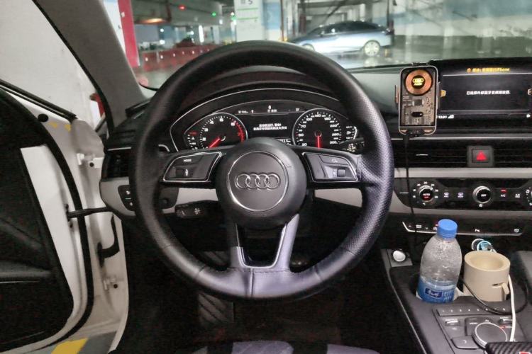 Used Audi A4L 2019 40 TFSI Ambition Version China V Steering Wheel