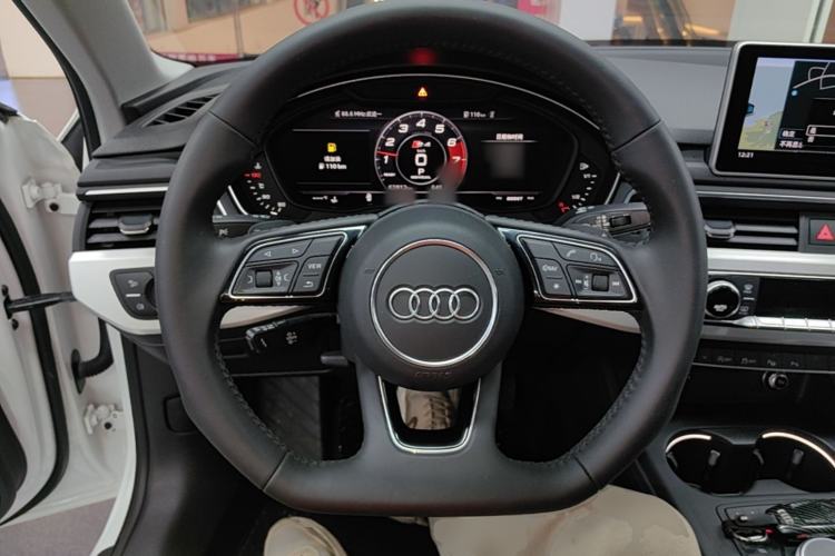 Used Audi A4L 2019 40 TFSI Fashion Edition China VI Emission Standard Steering Wheel